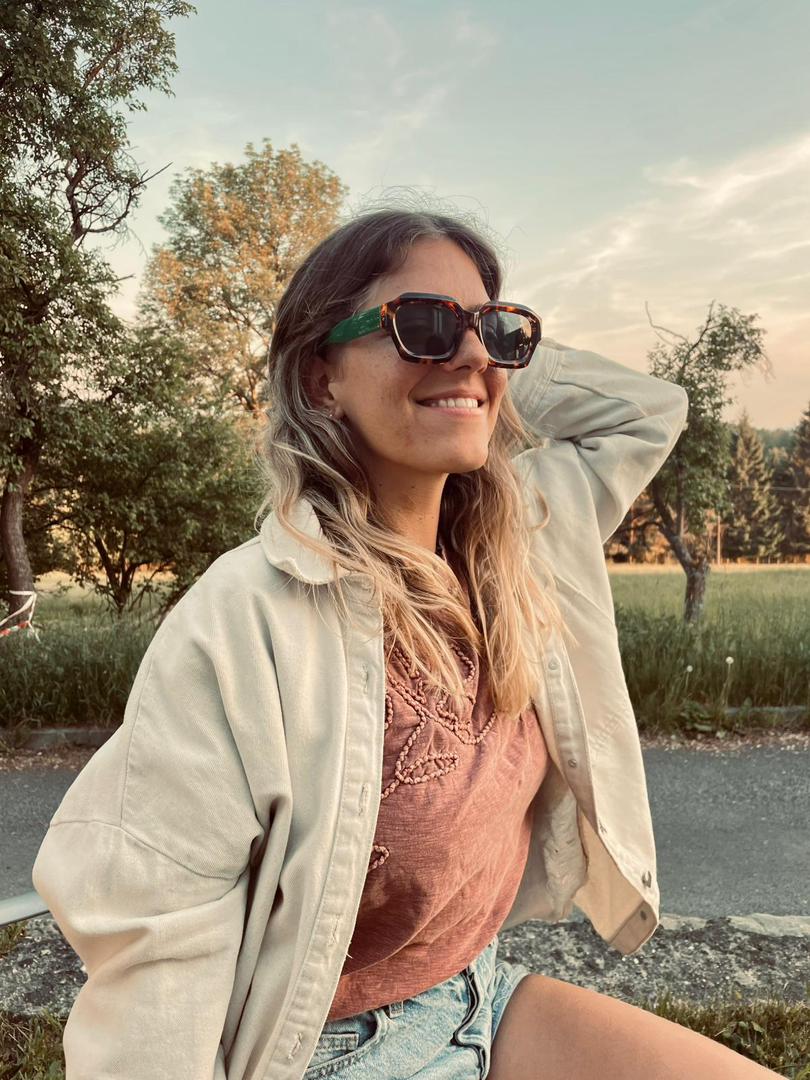 BILLIE — vista alternativa
